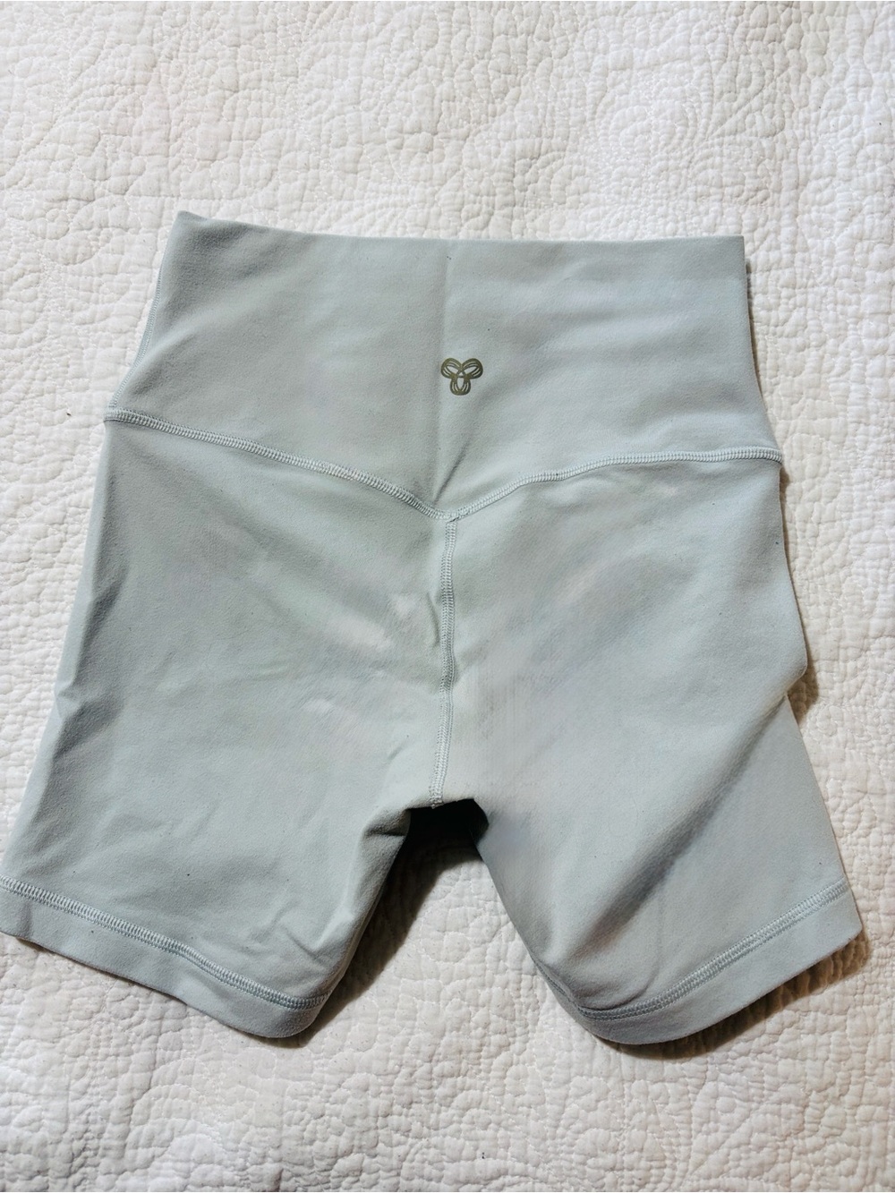 Aritzia Golden by Tna Light Gray Butter High-Rise Biker Shorts Size 4